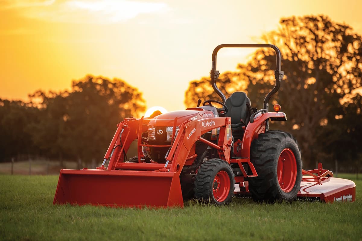 Grand L60 and L60LE Series Tractors